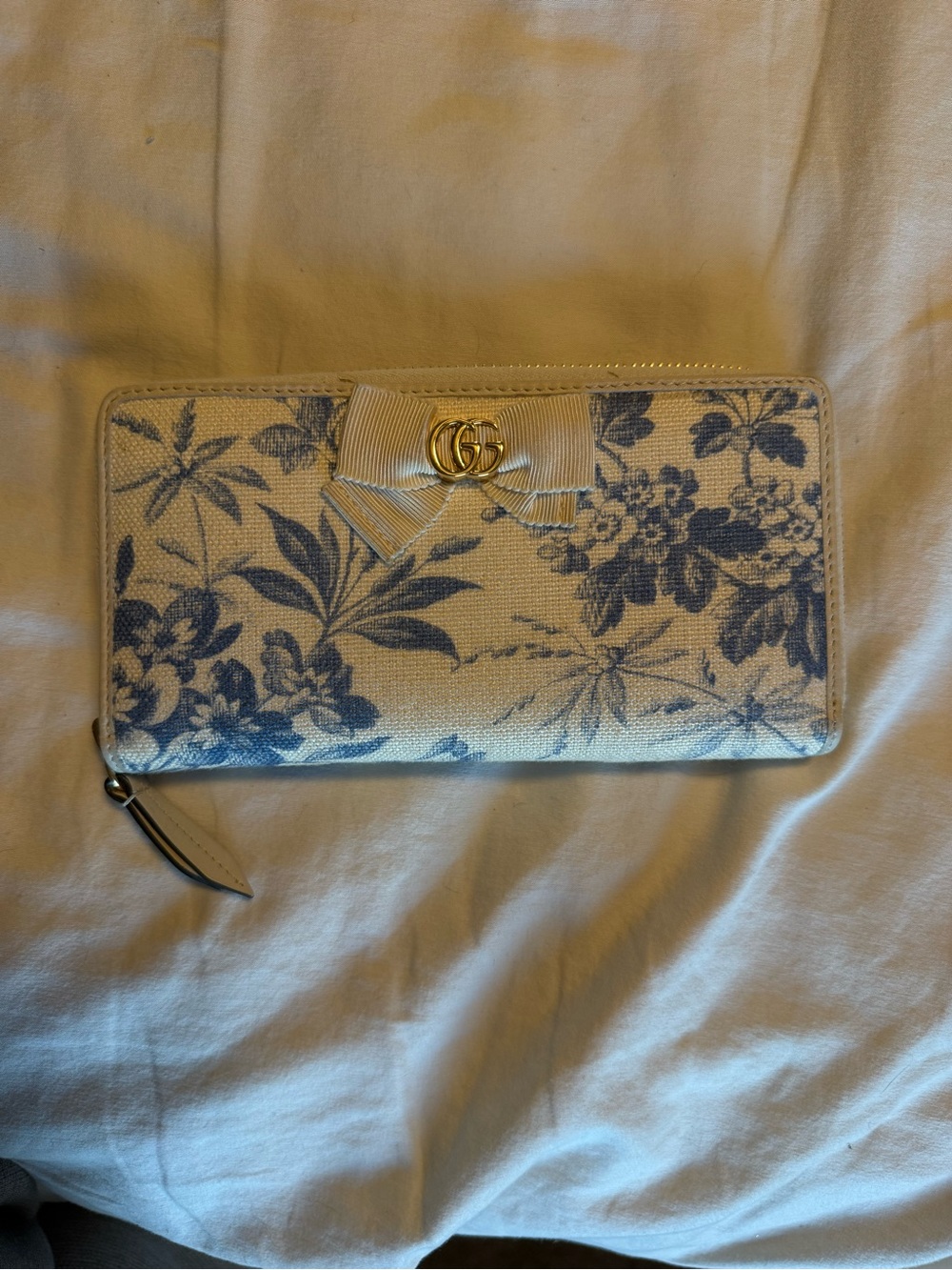 Gucci Blue Floral Bow Zip-Around Wallet on Cream Canvas